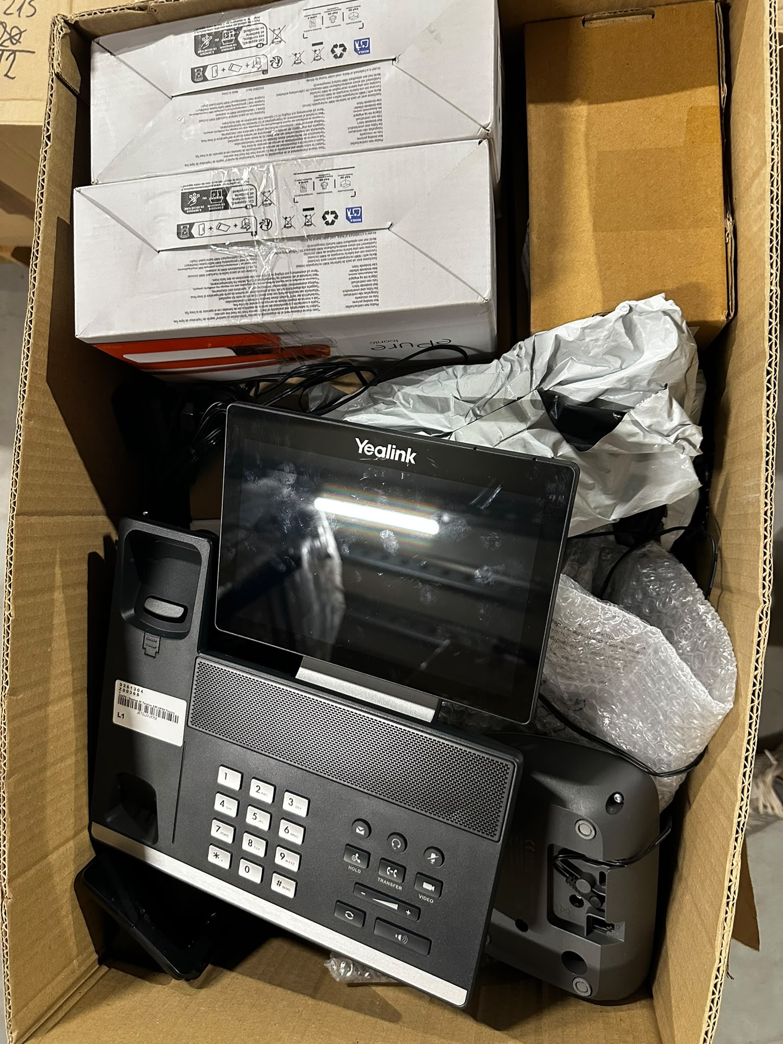 BOX BC – 21 sztuk sprzętu IT i telefonii – Yealink
